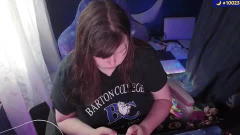 molly_moons online show from October 16, 5:04 pm