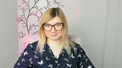 Molly online show from March 10, 2:21 pm