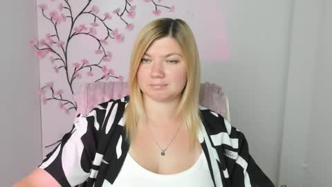Molly online show from July 22, 11:33 am