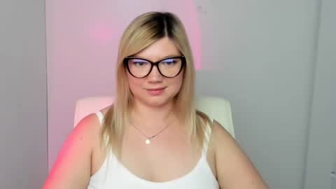 Molly online show from September 9, 1:55 pm