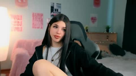 Molly online show from May 31, 4:40 am