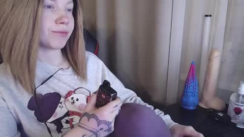 I have new photos come and see with love Molly online show from February 25, 4:46 pm