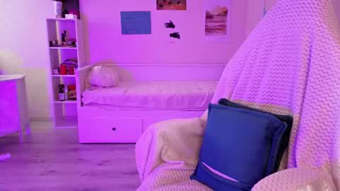 Molly online show from July 24, 2:59 pm