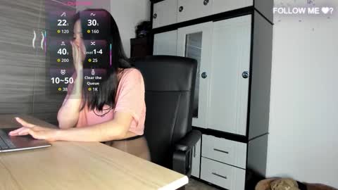 Molly  online show from November 4, 11:59 am