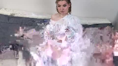 molly online show from March 23, 9:15 am