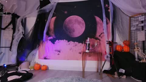 mollychan online show from October 22, 5:40 pm