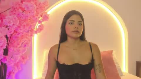 mollylove_ online show from July 7, 7:27 pm