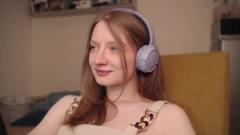 mollytucker online show from December 21, 3:20 pm