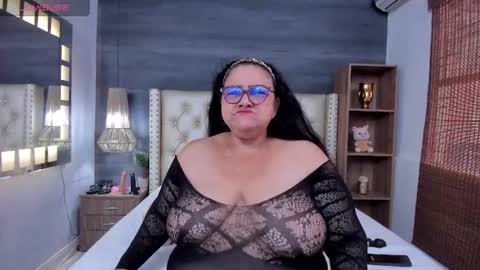 Jelitza online show from June 9, 9:25 pm