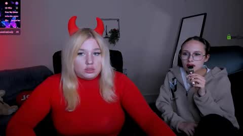 Mona  online show from September 10, 7:36 pm