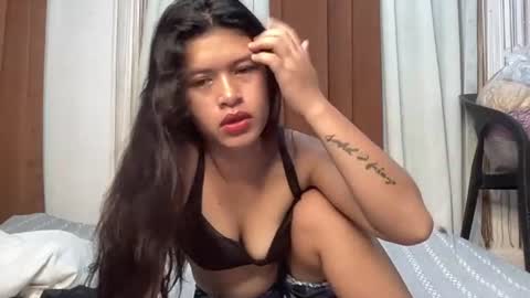 mona_lisa25 online show from July 13, 11:49 pm