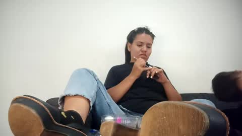 Mistresss Mona Lia online show from June 4, 9:19 pm