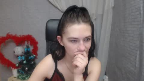 monakali online show from December 10, 7:05 am