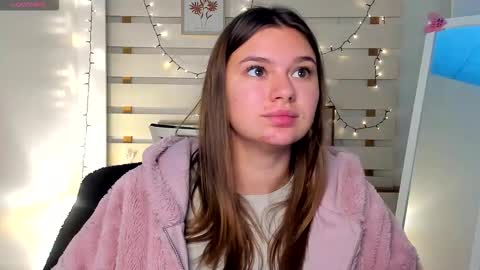 Monika online show from October 4, 3:05 pm