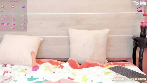 monwuw online show from March 30, 11:15 pm