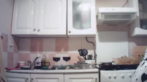 moodiemira online show from September 20, 8:18 pm