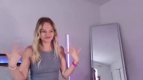 moon_light_girl online show from July 20, 5:25 pm