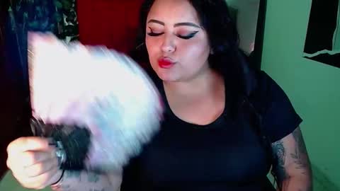 moon_sunflowers online show from November 6, 3:56 am