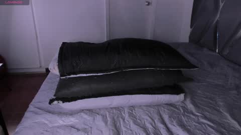 Luna  online show from October 3, 7:19 pm