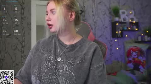 Emilia online show from November 19, 9:53 am