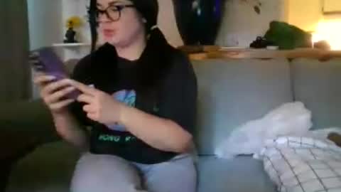 moonbutterfly94 online show from June 27, 4:24 am