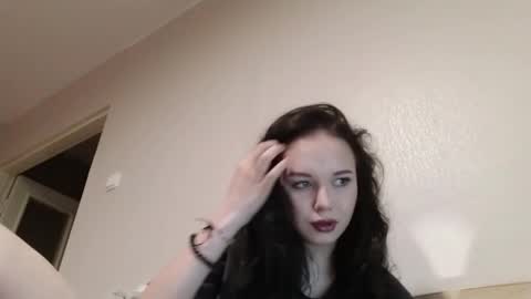 moonlightpoison online show from June 5, 6:52 am