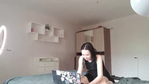 moonlightpoison online show from May 18, 5:57 am