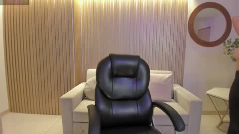 Morgan Hicks online show from March 1, 7:59 pm