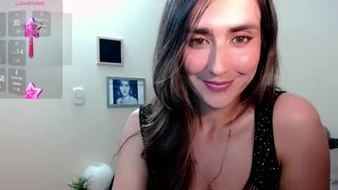 Snapshot of moriahhoe chatting on February 17, 7:33 pm Moriah online show from February 17, 7:33 pm