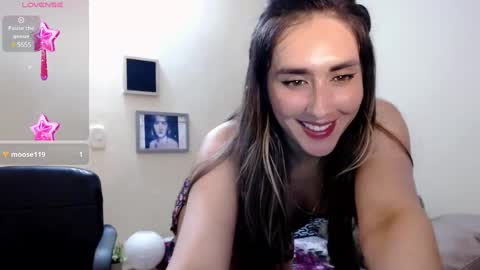 Snapshot of moriahhoe chatting on December 12, 7:26 pm Moriah online show from December 12, 7:26 pm