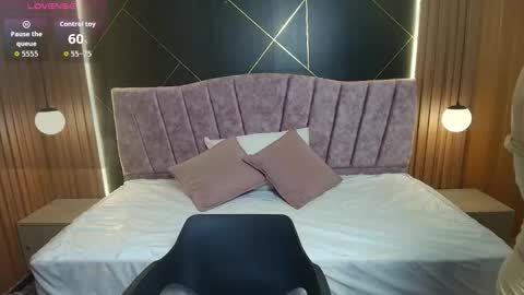 Moriah online show from March 26, 1:13 pm