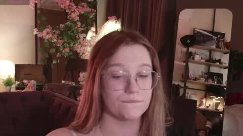 morvelyn online show from June 3, 8:47 pm