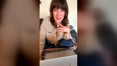 Mossy Mommy online show from April 21, 12:45 pm