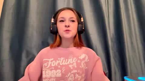 Snapshot of mozelleberendt chatting on October 27, 2:45 pm Jenny online show from October 27, 2:45 pm