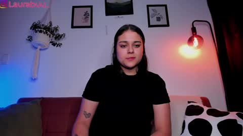 Laura online show from December 4, 10:54 pm