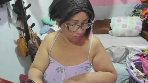 mrs_mommy online show from June 4, 8:02 pm
