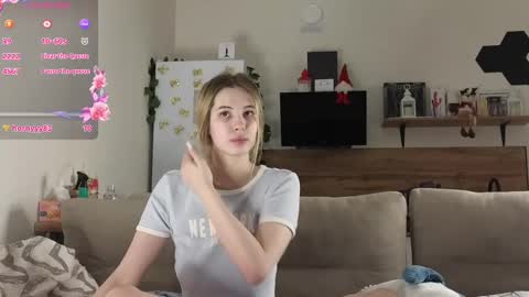 Snapshot of ms_foryou chatting on February 12, 3:17 pm Ms ForYOU online show from February 12, 3:17 pm