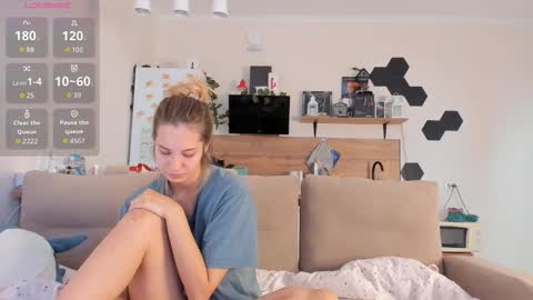 Snapshot of ms_foryou chatting on September 19, 4:11 am Ms ForYOU online show from September 19, 4:11 am