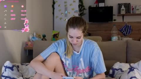 Snapshot of ms_foryou chatting on March 9, 1:46 am Ms ForYOU online show from March 9, 1:46 am