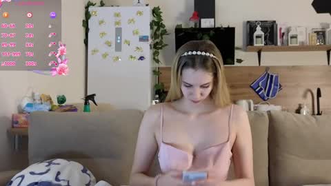 Snapshot of ms_foryou chatting on March 8, 3:33 pm Ms ForYOU online show from March 8, 3:33 pm