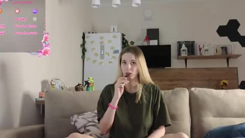 Snapshot of ms_foryou chatting on February 21, 3:43 pm Ms ForYOU online show from February 21, 3:43 pm
