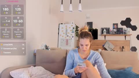Snapshot of ms_foryou chatting on September 13, 4:20 am Ms ForYOU online show from September 13, 4:20 am