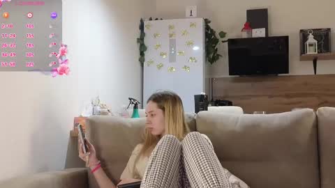 Snapshot of ms_foryou chatting on February 19, 3:27 pm Ms ForYOU online show from February 19, 3:27 pm