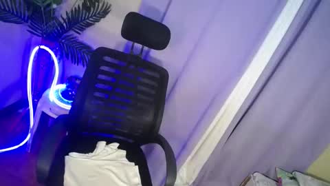 ms_maureenx69x online show from February 16, 2:33 am