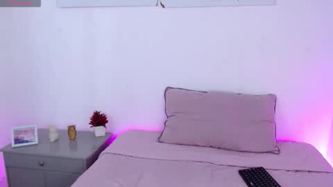 Snapshot of ms_valentina_01 chatting on October 23, 6:58 pm Valentina  online show from October 23, 6:58 pm