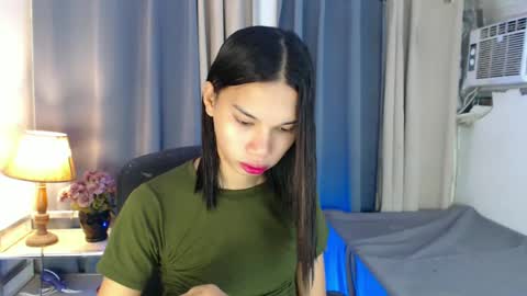 andrea online show from December 14, 8:34 am