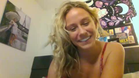 Snapshot of msmariesummers chatting on December 3, 1:06 am msmariesummers online show from December 3, 1:06 am