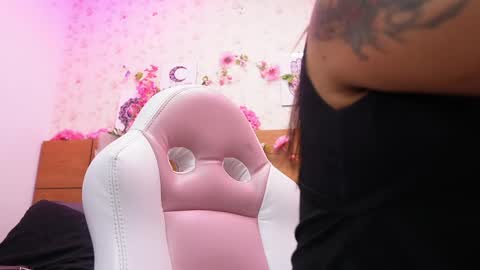 Manuela  online show from September 9, 3:06 am