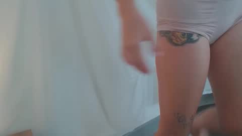   online show from November 20, 4:52 pm