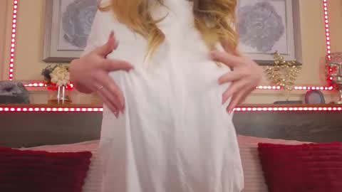 Luna  online show from February 19, 9:46 pm